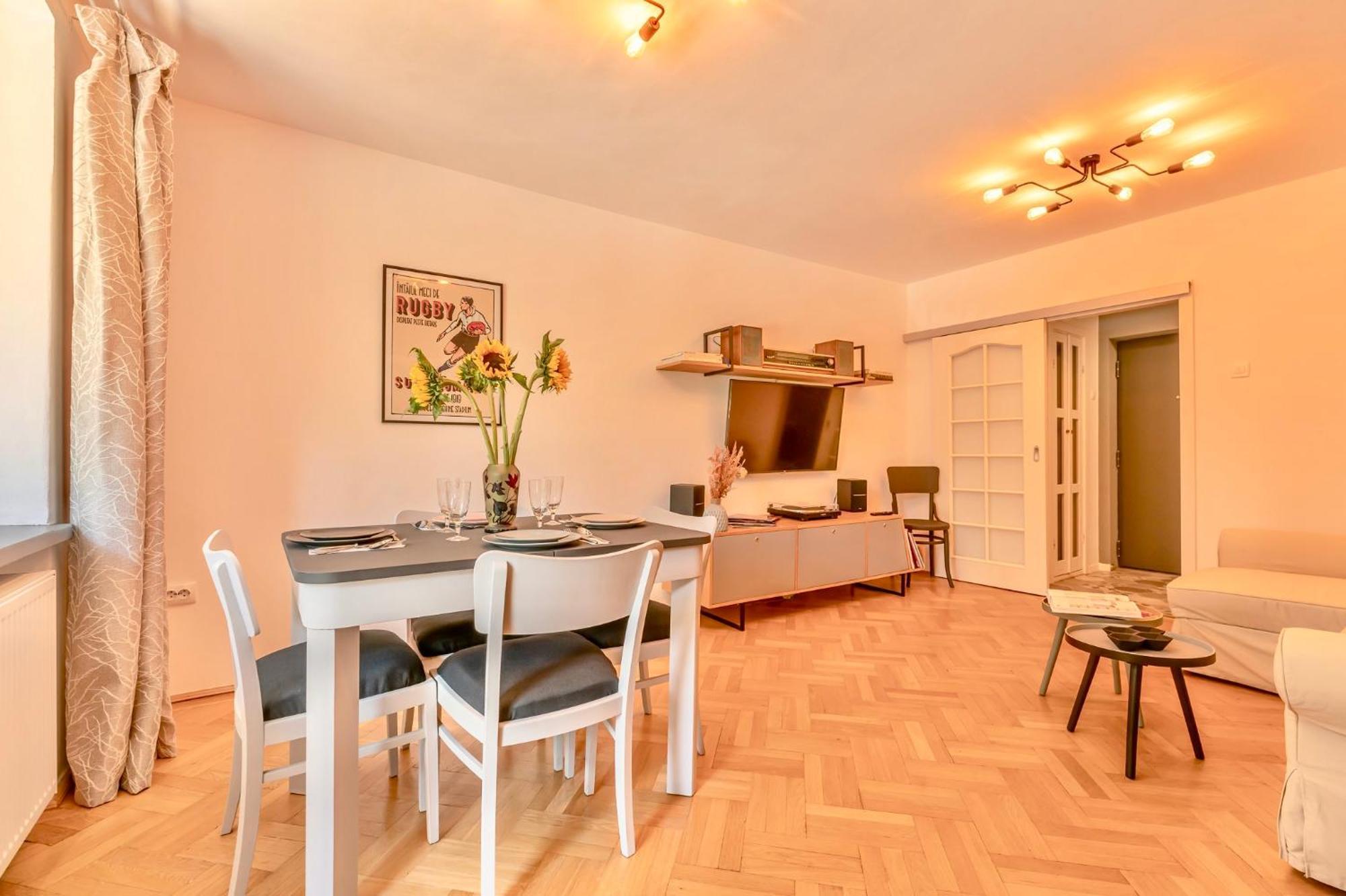 Castanilor 6 - Hip Industrial Apartment Close To City Centre Braşov Dış mekan fotoğraf