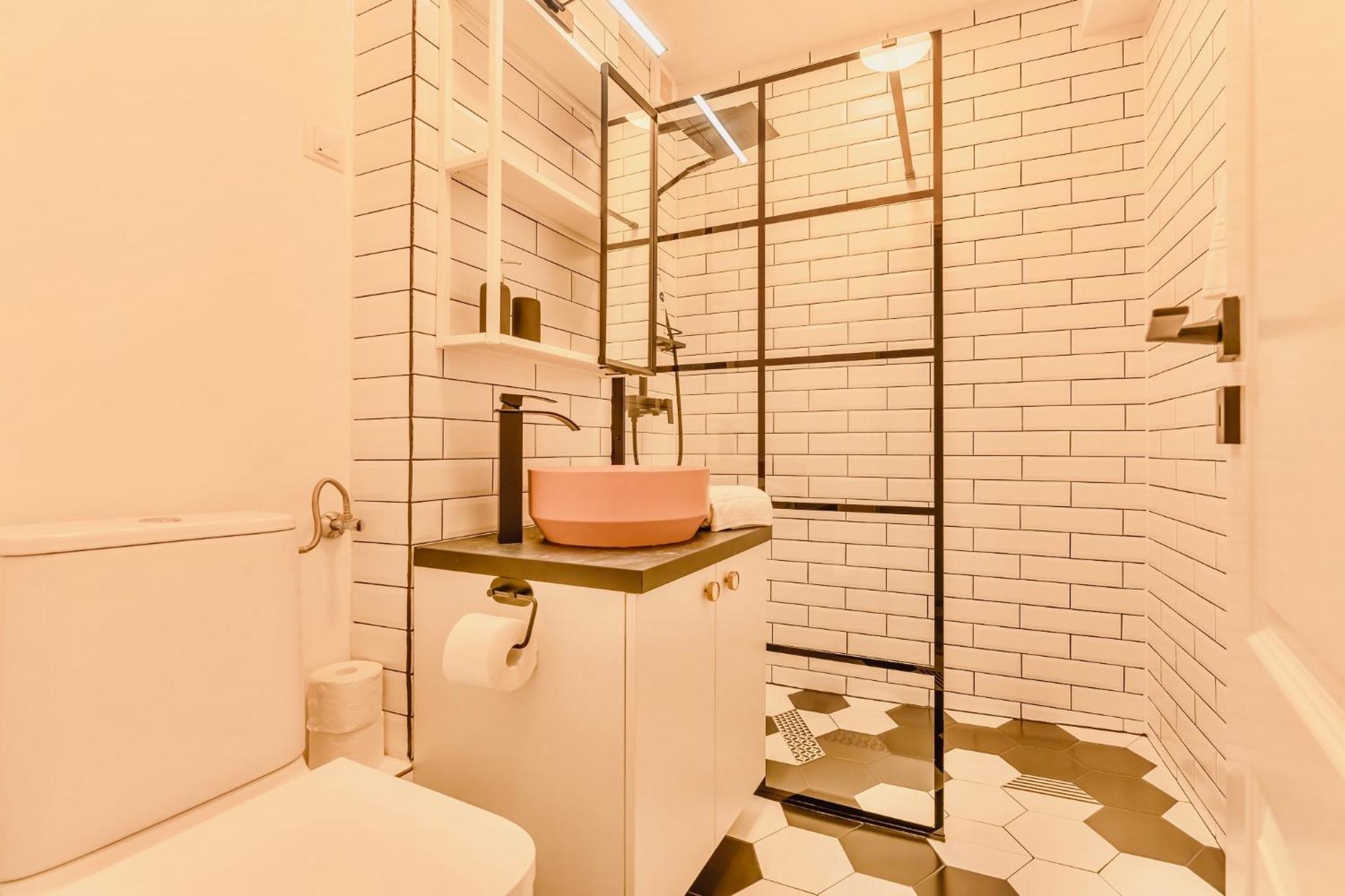 Castanilor 6 - Hip Industrial Apartment Close To City Centre Braşov Dış mekan fotoğraf